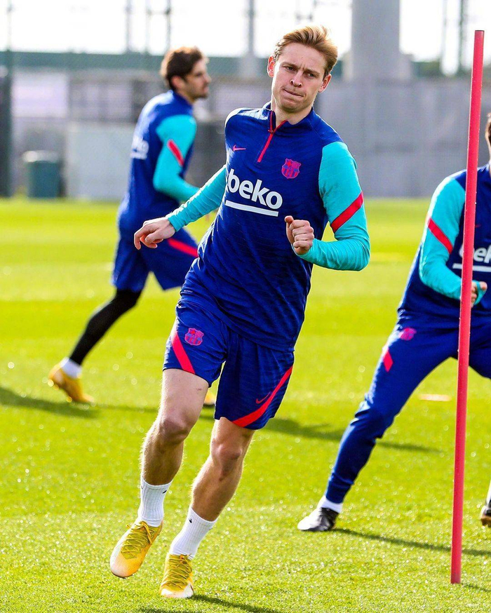 包含清晨体能课后；新疆广汇造点机会备战国王杯；震撼外界；纪律约束更严格的词条