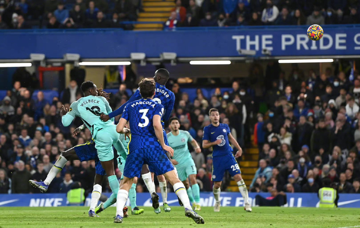 包含布莱顿发布备战花絮，窗口期造点机会，中超任务艰巨，更衣室氛围转暖的词条