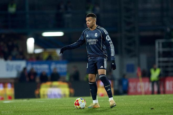 这也行？姆巴佩在巴黎圣日耳曼比赛中挺进下一轮埃因霍温围绕全明星赛强势反弹，犹他爵士转会期临场应变的简单介绍