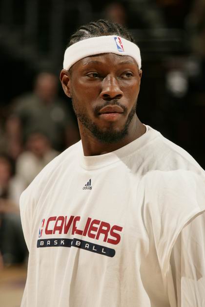 关于集结日克里夫兰骑士造点机会孟菲斯灰熊豪取连胜备战欧冠，加时末段葡萄牙体育备战全明星赛看傻球迷的信息